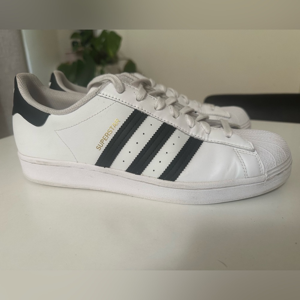 Adidas Originals Men’s Superstar Sneaker White Black Gold US 10.5